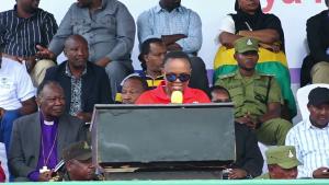 Embedded thumbnail for MKURUGENZI WA MSLAC AKIWATAMBULISHA VIONGOZI MBALIMBALI WALIOHUDHURIA UZINDUZI WA MSAADA WA KISHERIA