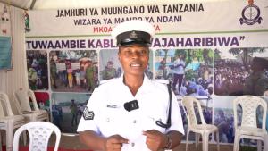 Embedded thumbnail for JESHI LA POLISI MKOANI MWANZA LAUNGA MKONO JUHUDI ZA KAMPENI YA MSAADA WA KISHERIA YA MAMA SAMIA.